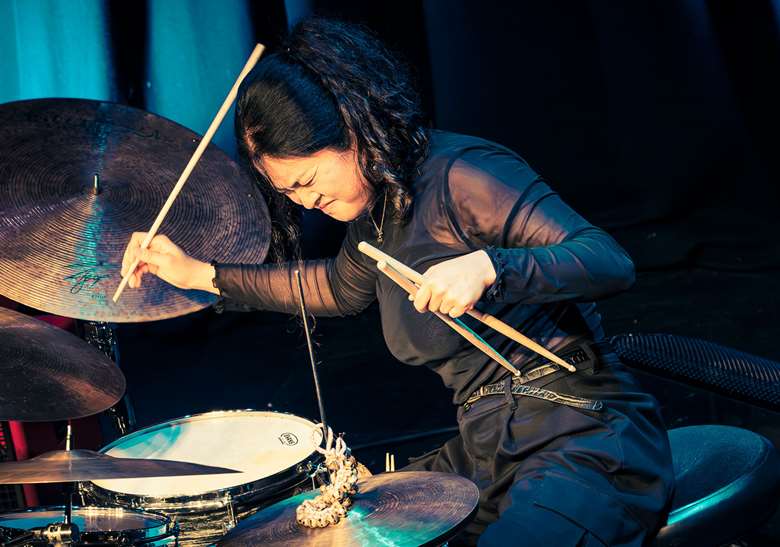 Sun Mi Hong swings hard at Sligo - photos by Lieve Boussauw