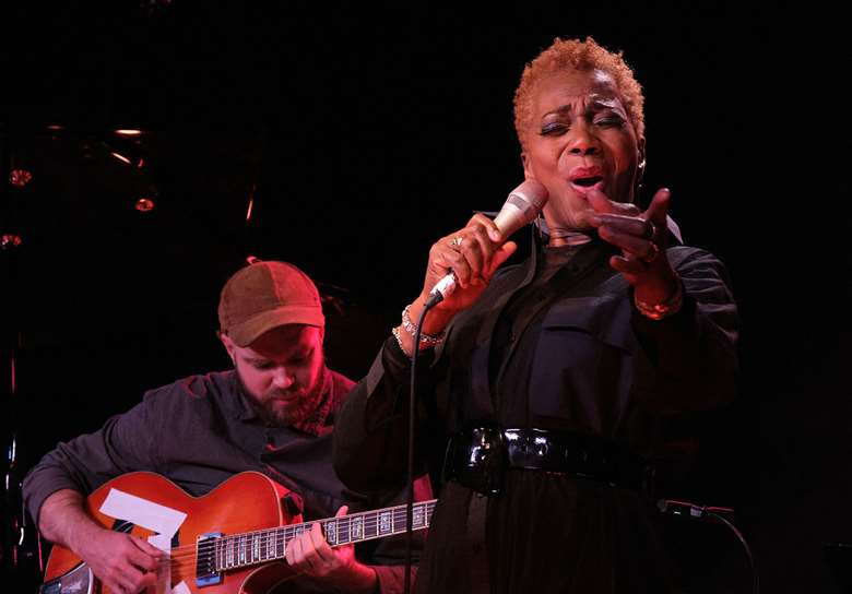 L-R: guitarist Andrew Renfroe and Carmen Lundy at Ronnie Scott's - photo by Robert Crowley